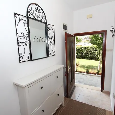 Mirela Apartment