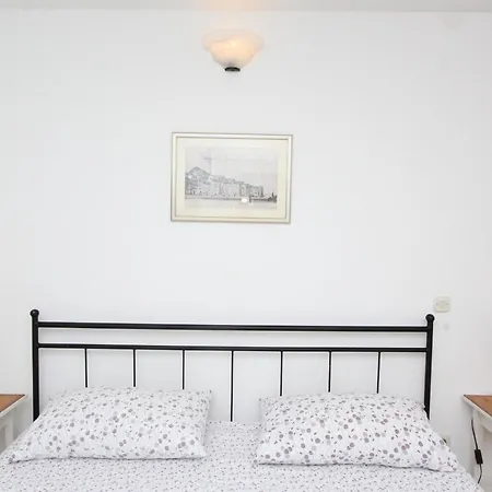 Mirela Apartment