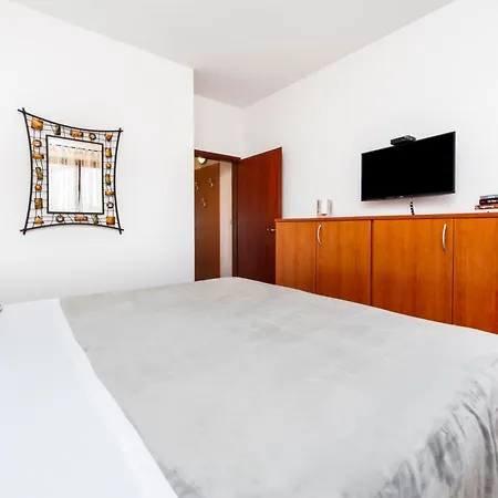 Mirela Apartment