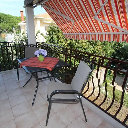 Mirela Apartamento