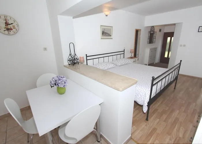 Mirela Apartamento